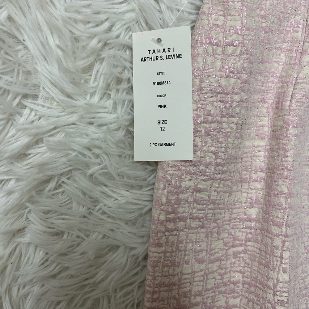 NWT. 2-Pc.Tahari Suit. Light Pink Textured Women's size 12 - Picture 2 of 9